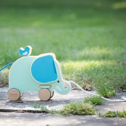 Classic World - Pull Along Elephant