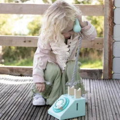Classic World Play Telephone