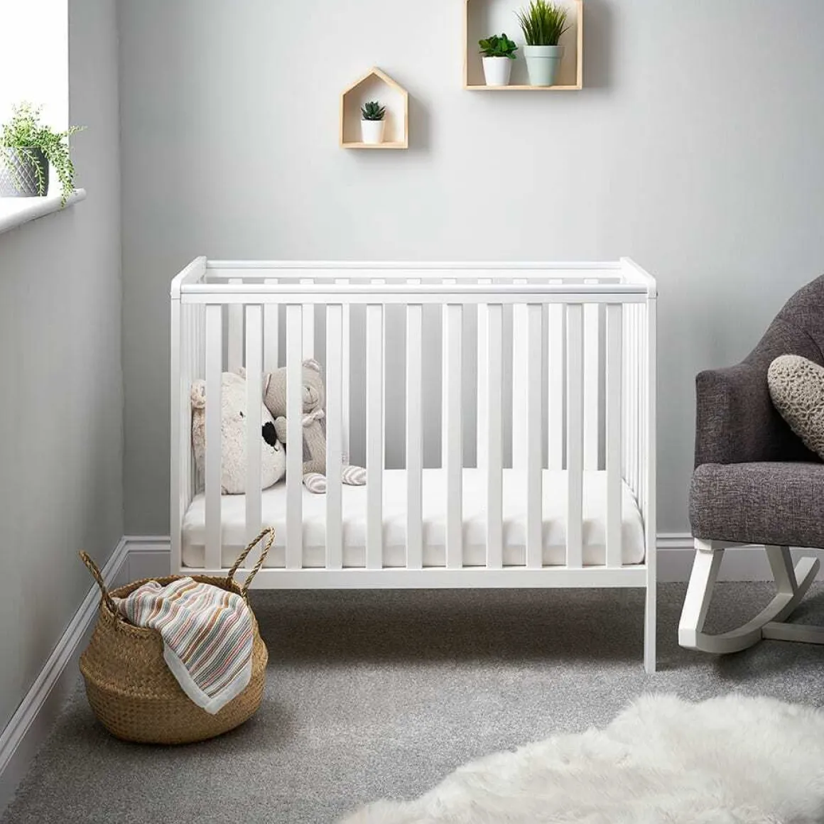 OBaby Bantam Space Saver Cot - White