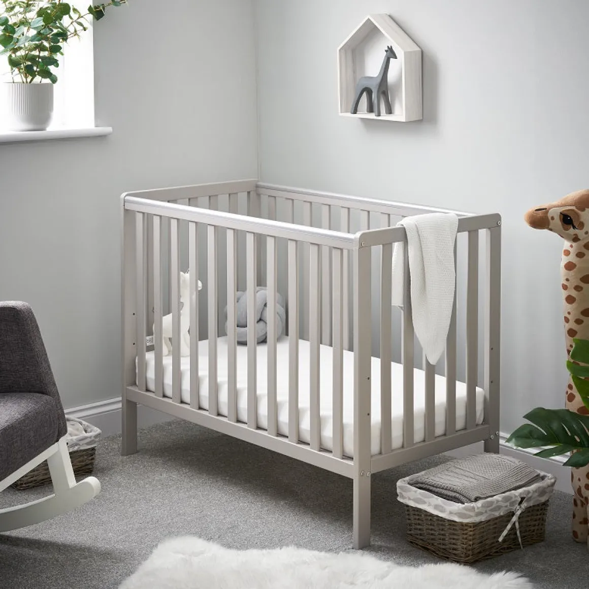 OBaby Bantam Space Saver Cot - Warm Grey