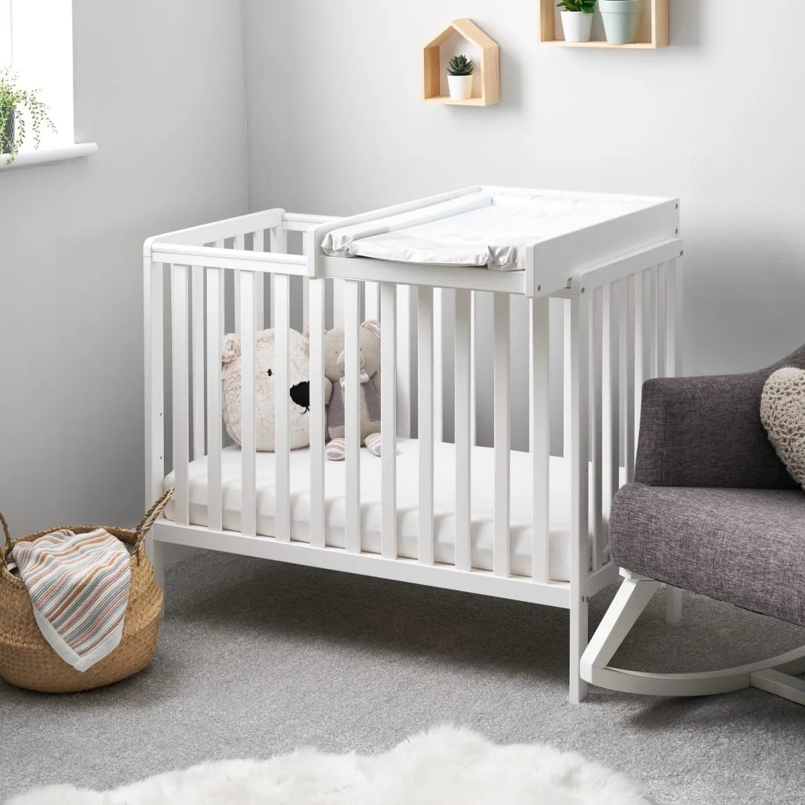 OBaby Bantam Space Saver Cot - White